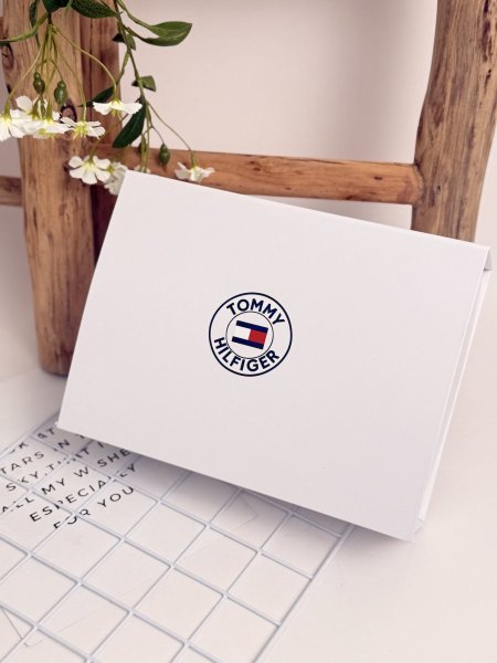 صندوق tommy صغير